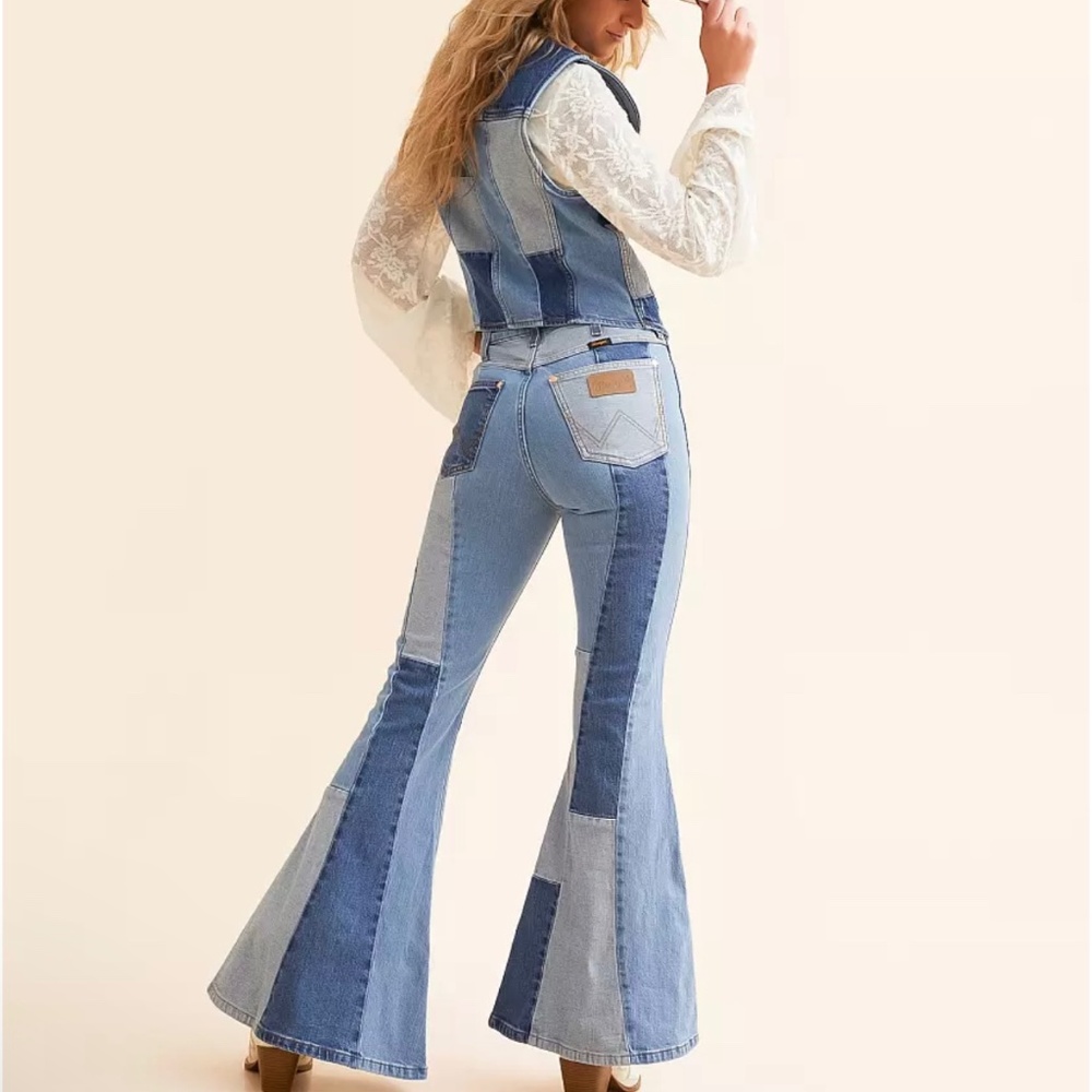 Wrangler X Lainey Wilson Patchwork Super Flare Je… - image 1